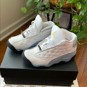 Kids Jordan 13 Retro Sneakers